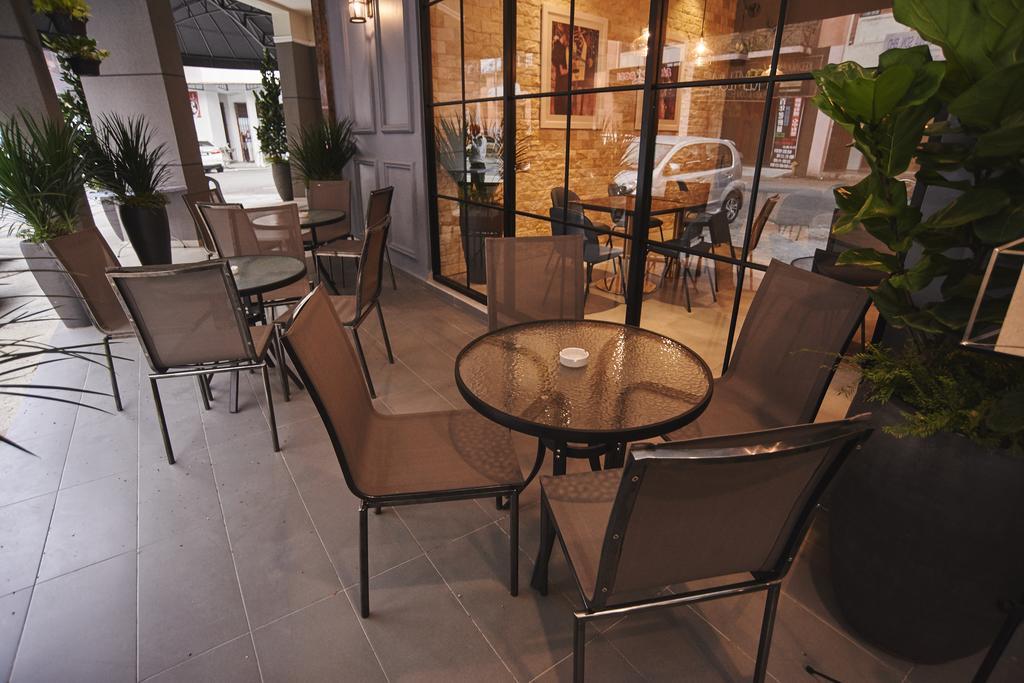 Corsica Hotel Kulai Exterior photo