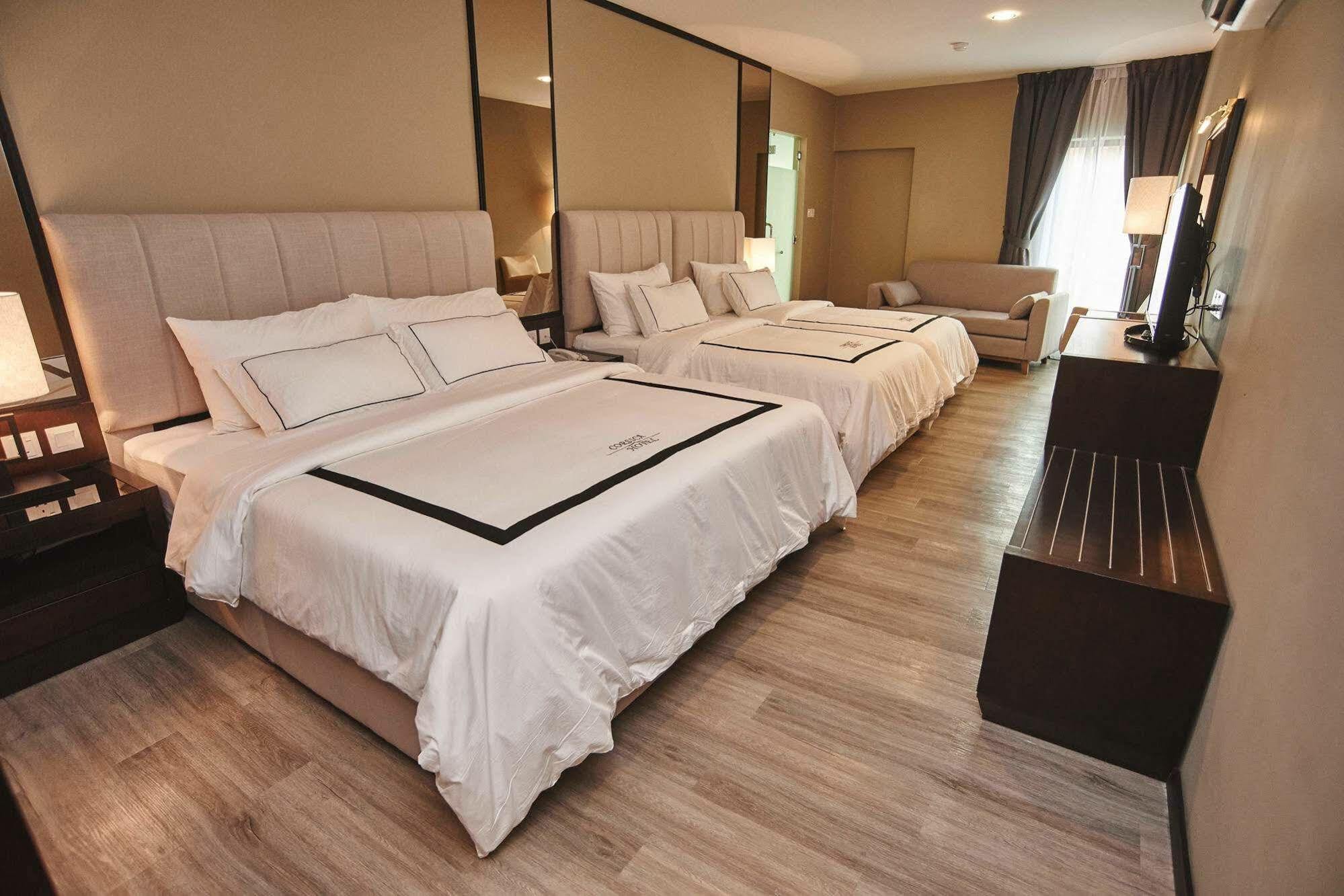 Corsica Hotel Kulai Exterior photo