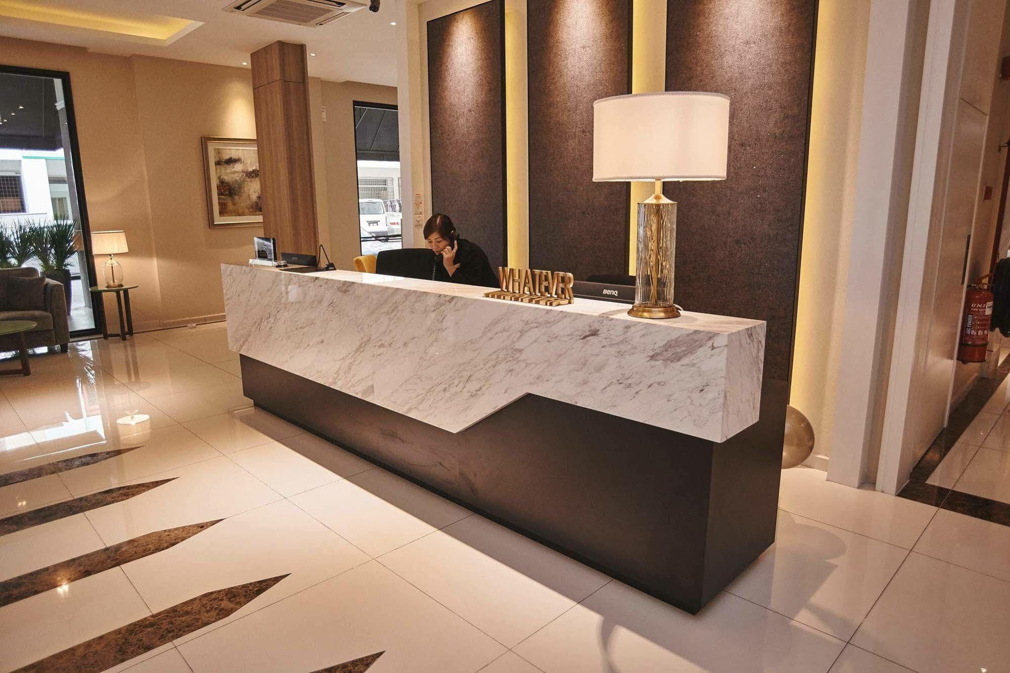 Corsica Hotel Kulai Exterior photo